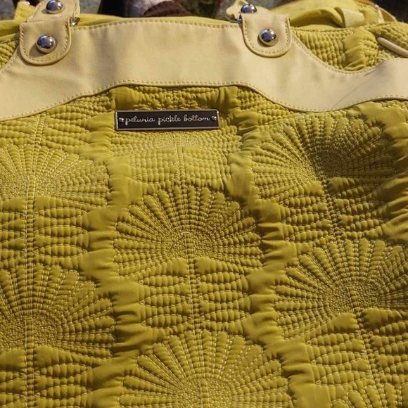 Petunia Pickle Bottom "The Weekender" diaper/travel bag - lime green - Picture 1 of 6